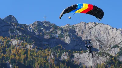 251020 125530 rle01416 white1 fb 3840x2160 slice01