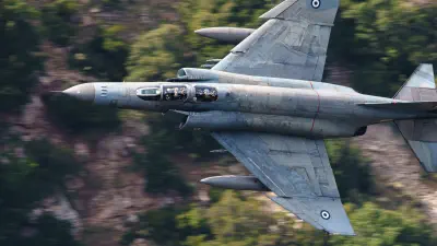 260304 132923 rlf00603 2 edit white1 fb 3840x2160 slice01